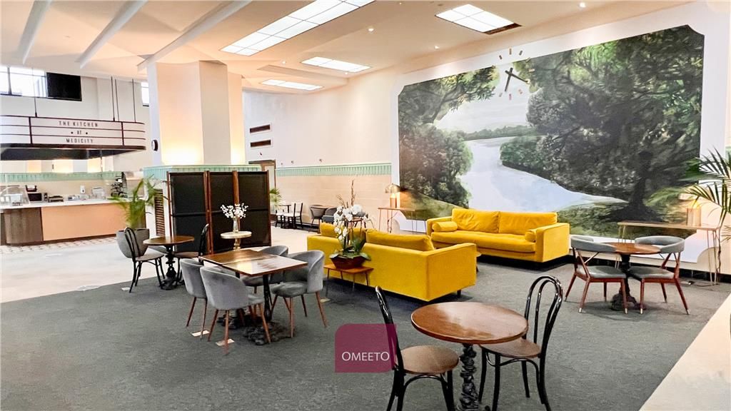 Property photo 2 of 15 Coffee House Seating