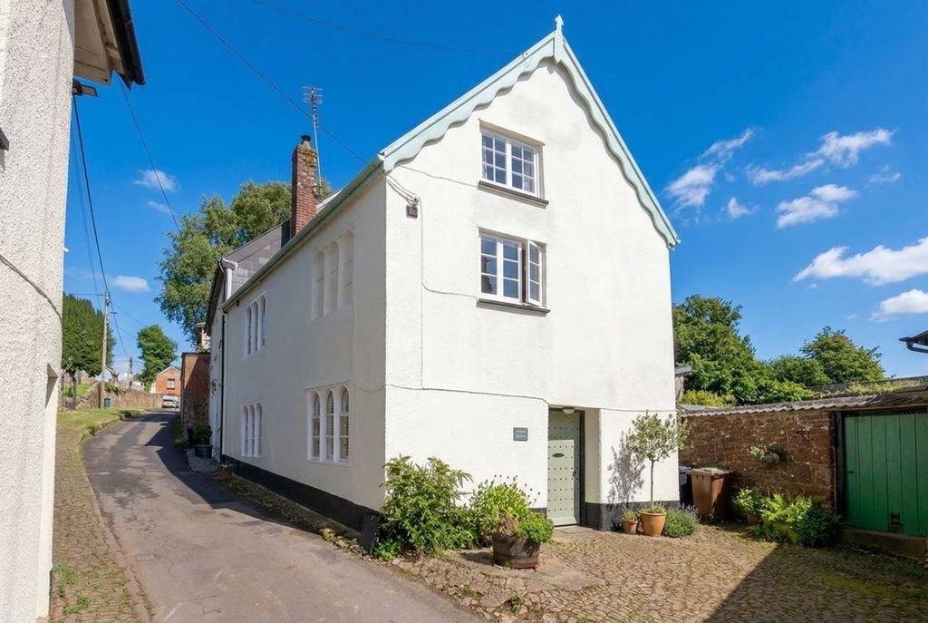 Property photo 1 of 21