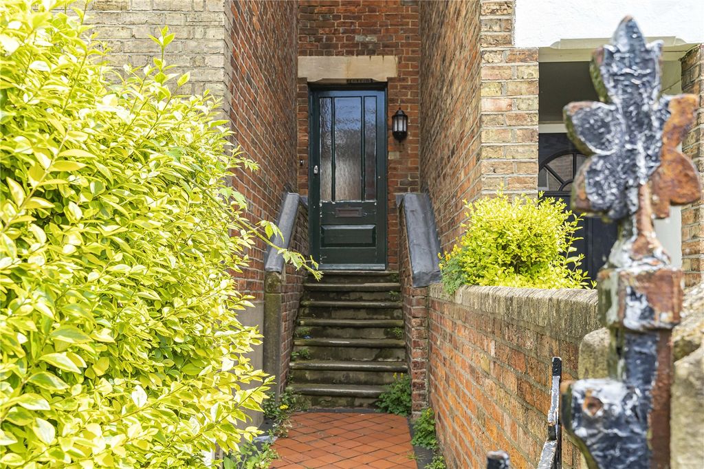 Property photo 3 of 3 External
