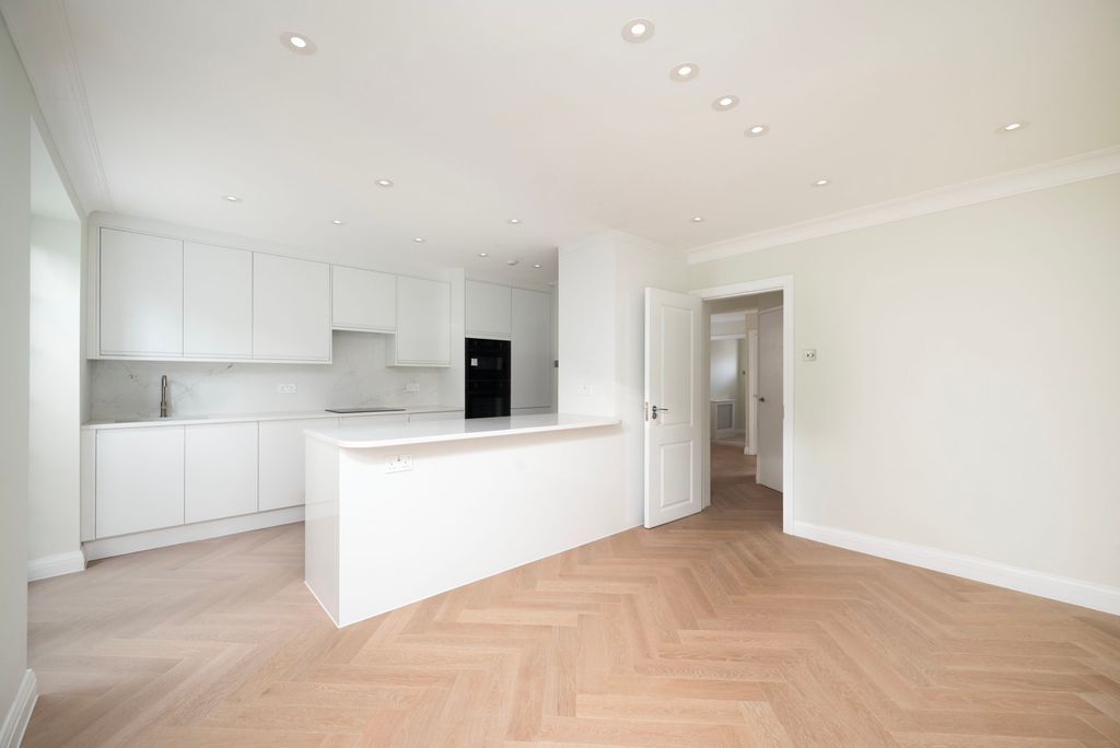 Property photo 3 of 22 Picture No. 05