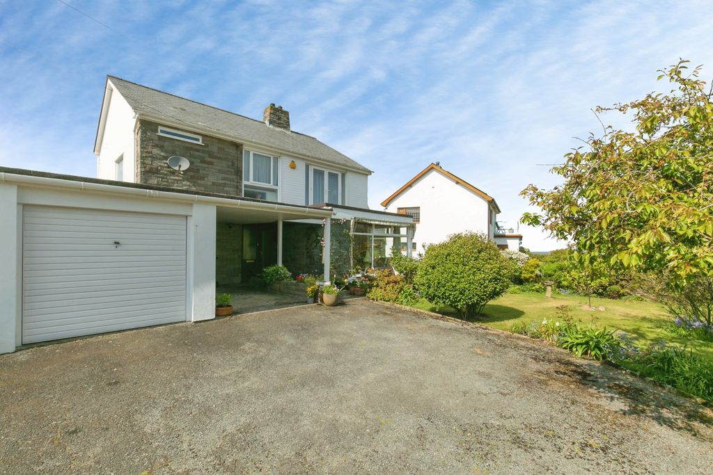 Property photo 1 of 18 Front