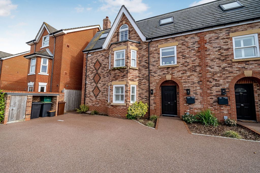 Property photo 1 of 23