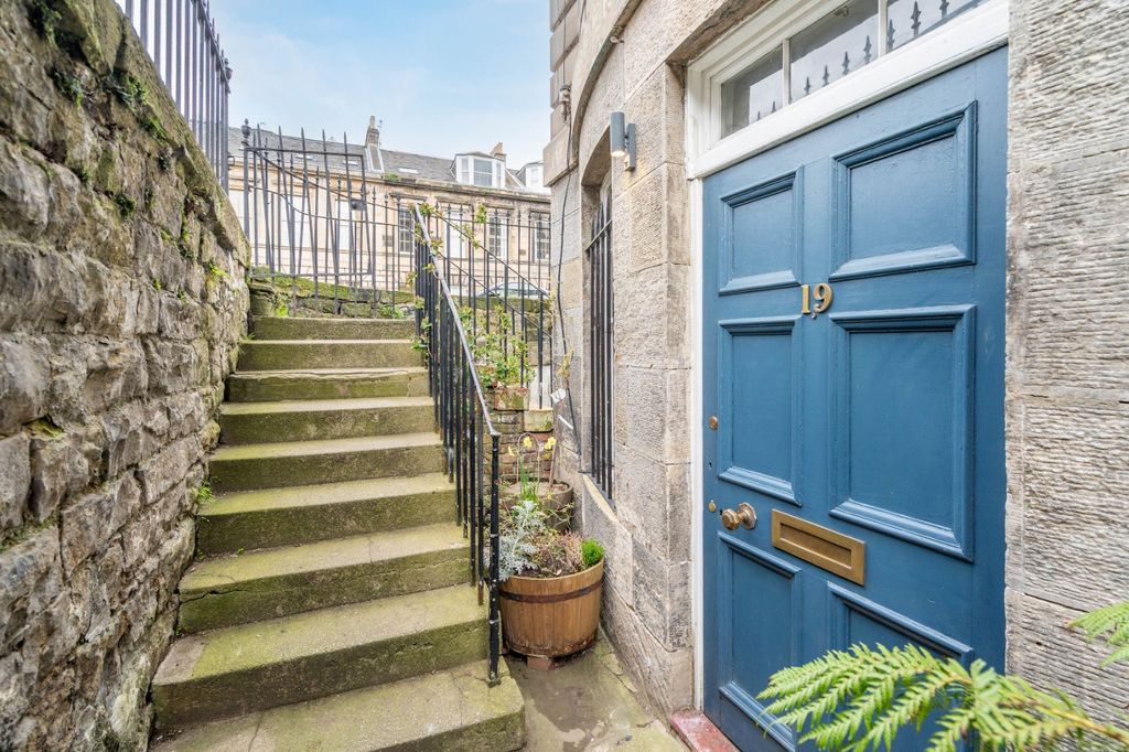 Property photo 2 of 18 Picture 2