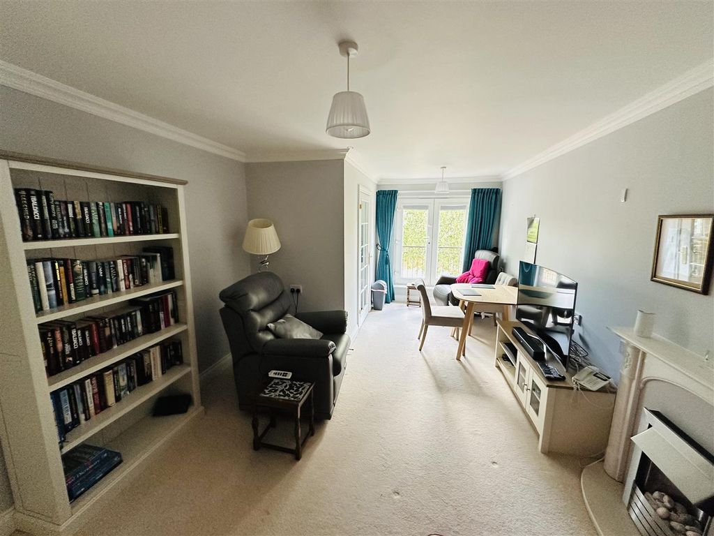 Property photo 3 of 10