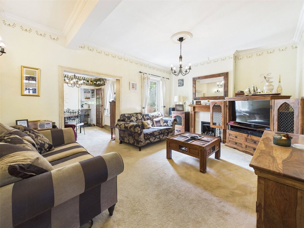 Property photo 2 of 18 Picture No. 13