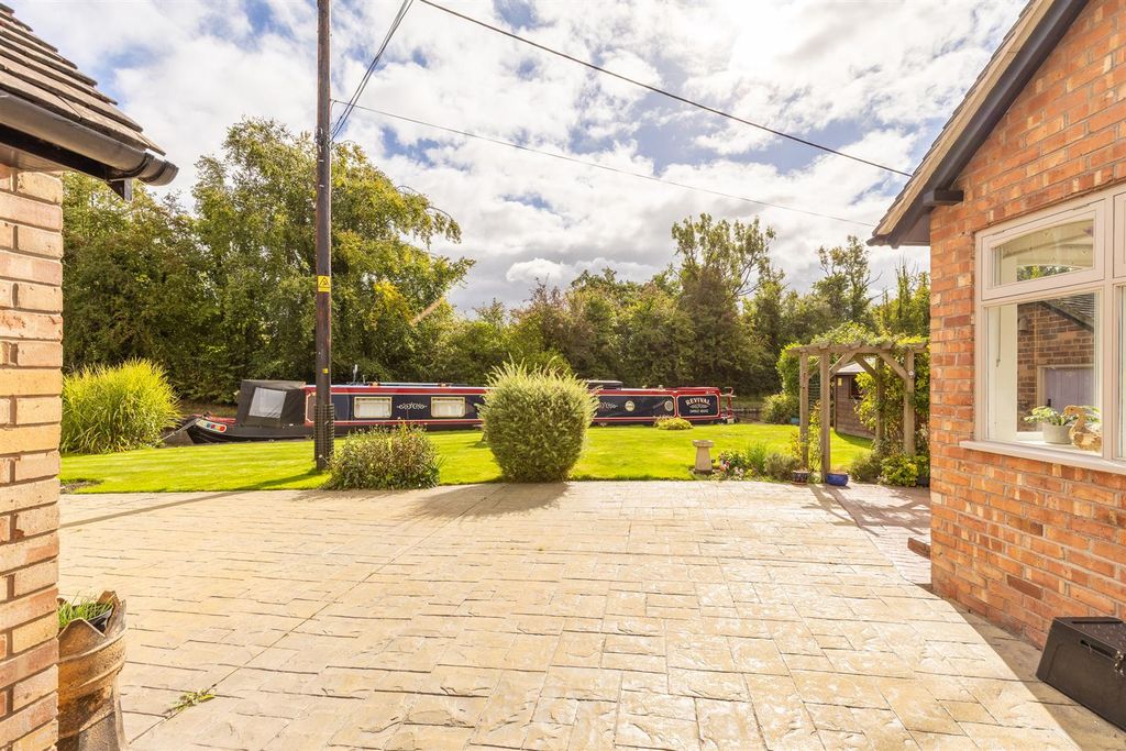 Property photo 2 of 36 1Swanleybridgecottage-13.Jpg