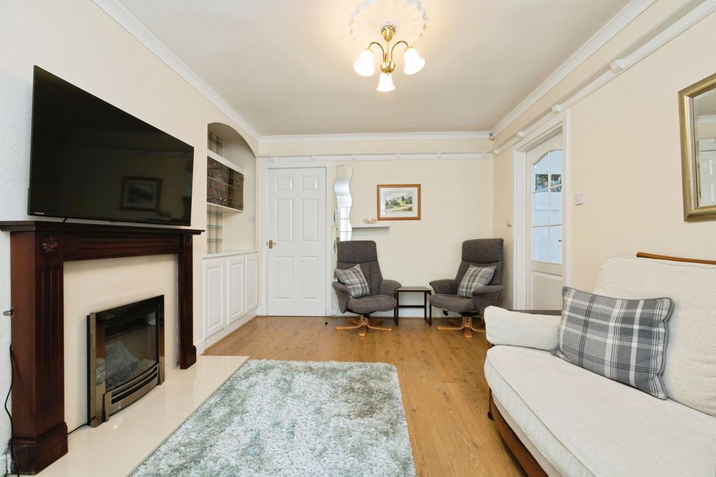 Property photo 3 of 19
