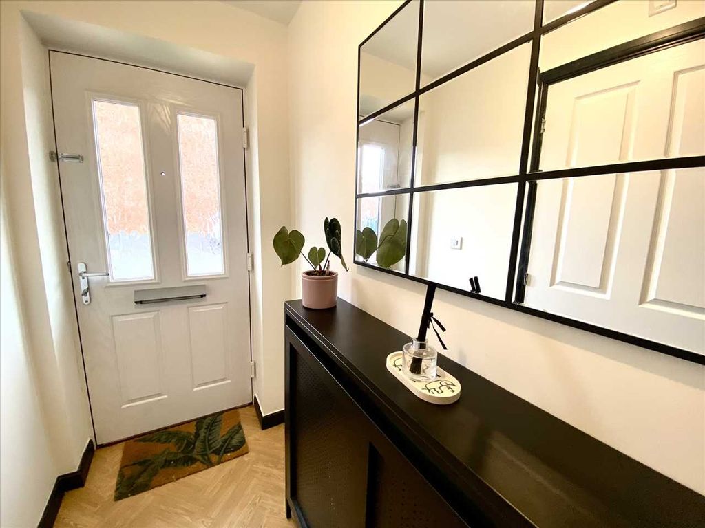 Property photo 3 of 30 Entrance