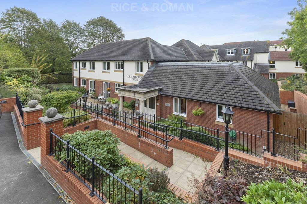 Property photo 1 of 9