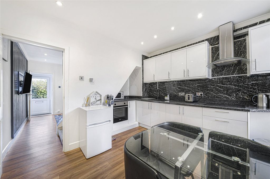 Property photo 3 of 19 Kitchen / Dining