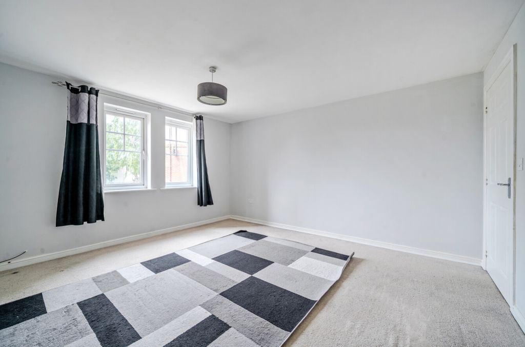 Property photo 2 of 10 1313695-3-68592033Dfe63