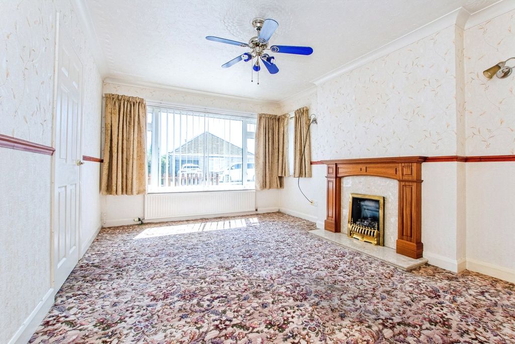 Property photo 3 of 11 Pbox-Img.Jpg