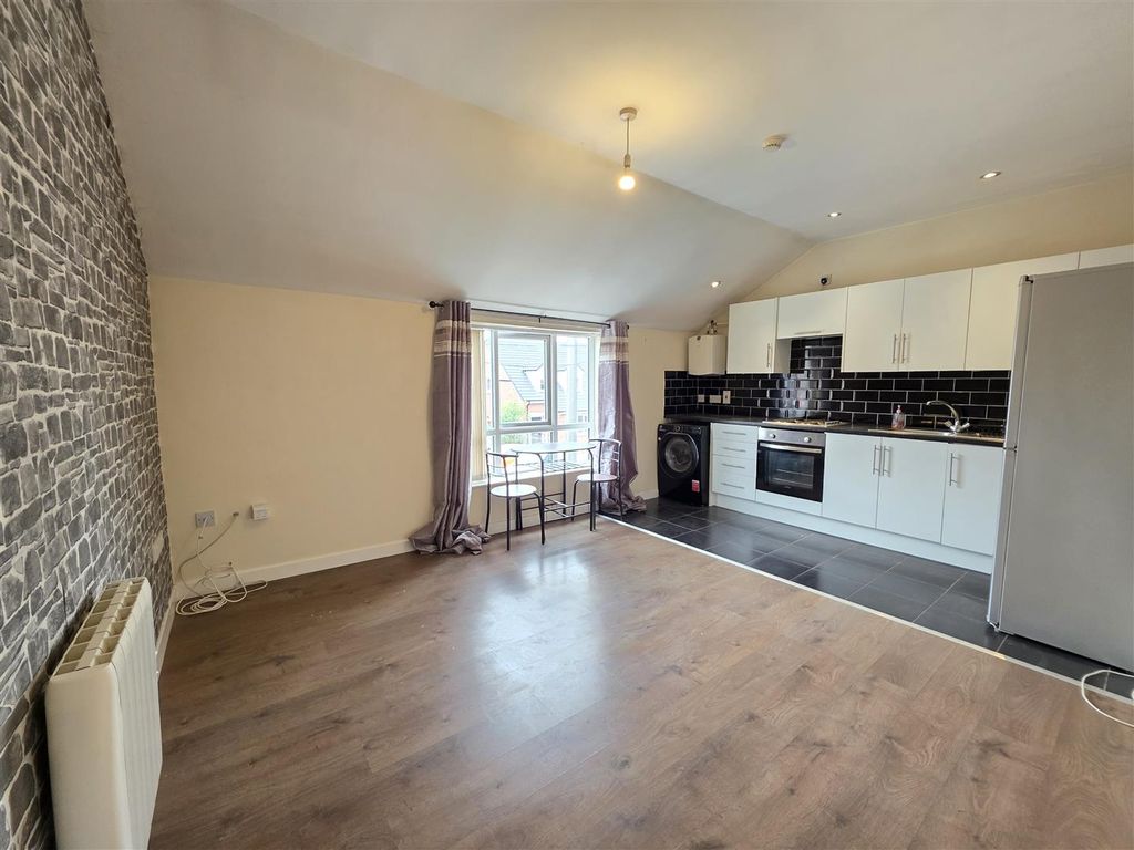 Property photo 1 of 10 1000055170.Jpg