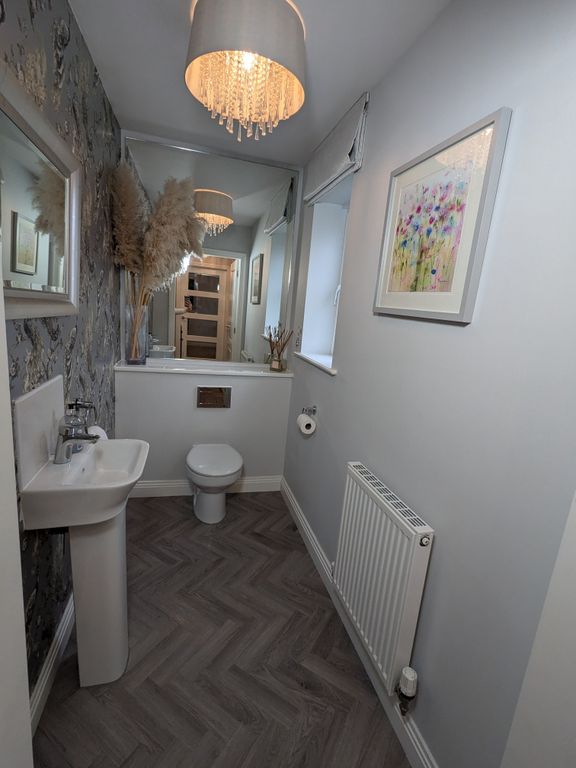 Property photo 3 of 16 Gf WC