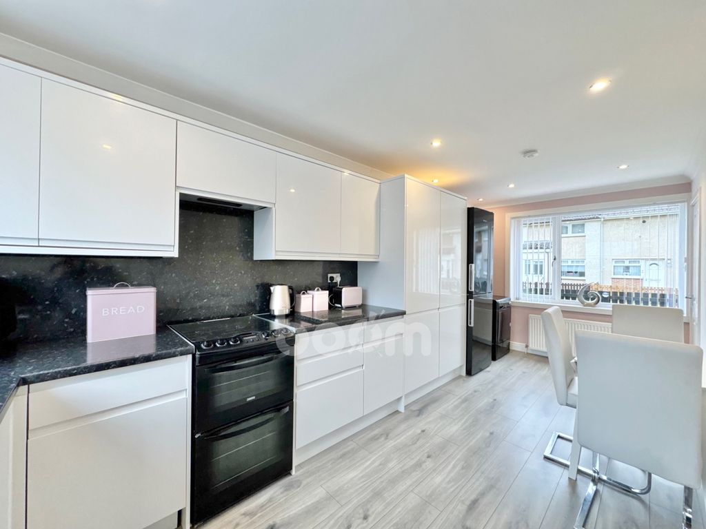 Property photo 3 of 23 Lomond Place, Irvine Kitchen Shot