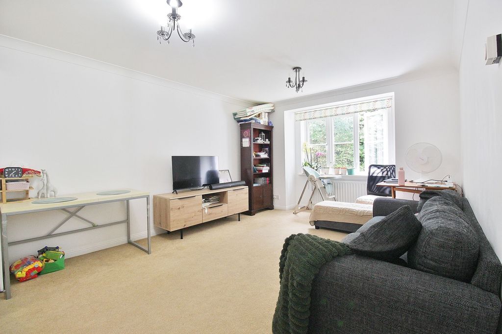 Property photo 2 of 6