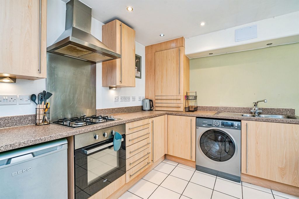 Property photo 3 of 16