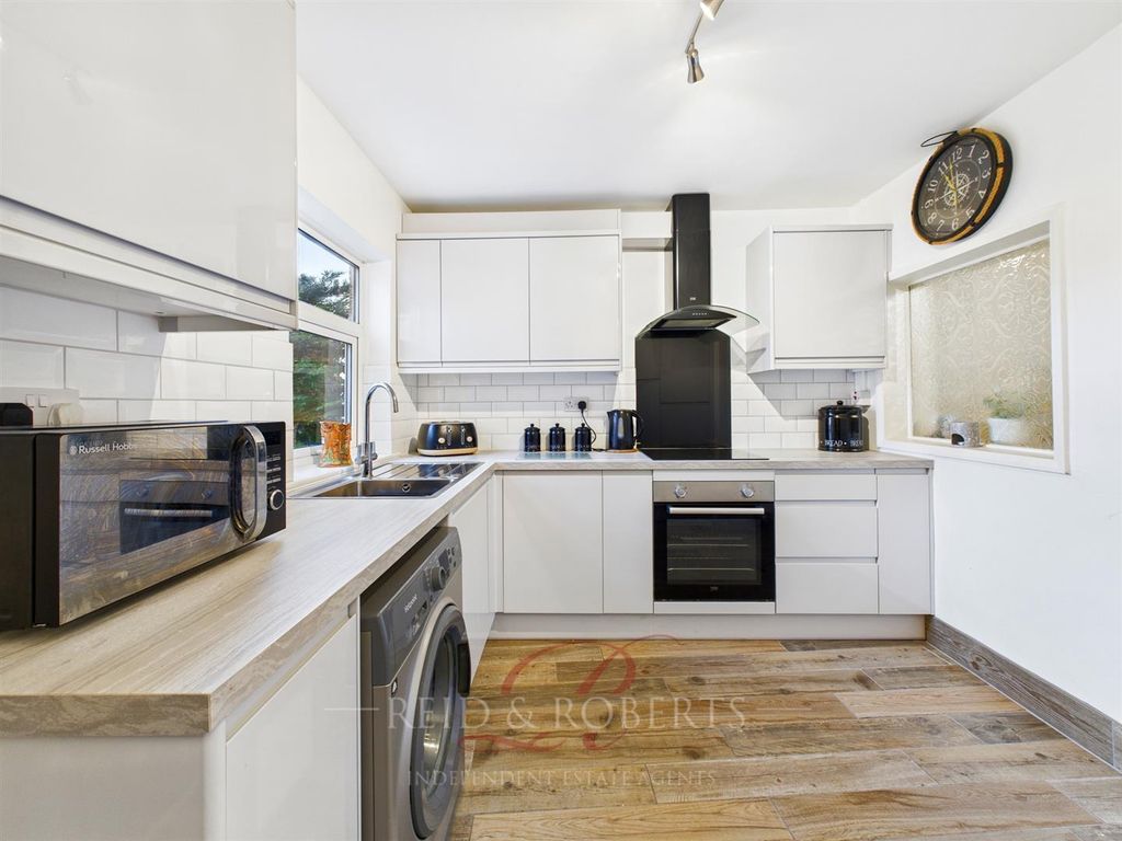 Property photo 2 of 24 Cam04884G0-Pr0101-Still009.Jpg