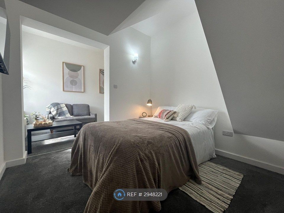 Property photo 1 of 12 Room 1