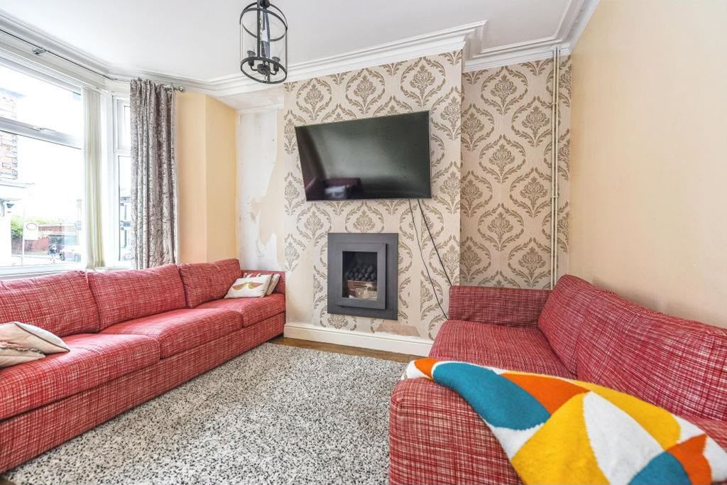 Property photo 1 of 8