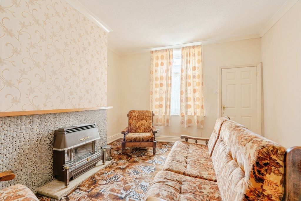 Property photo 3 of 5