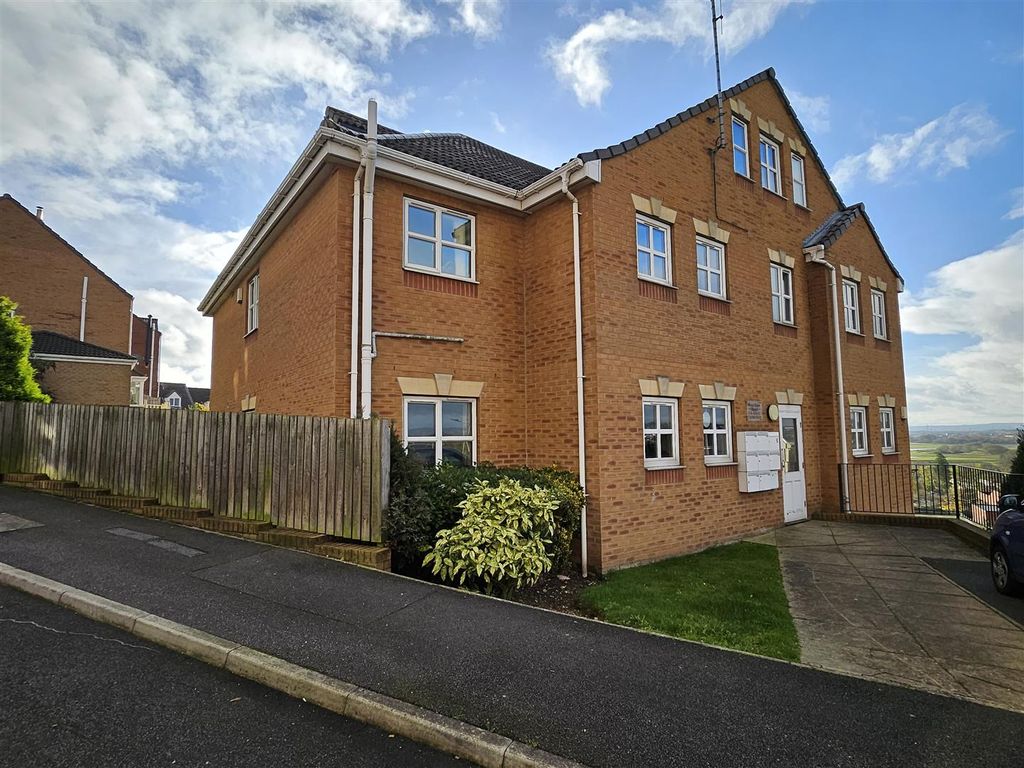 Property photo 1 of 7 Apartment Block