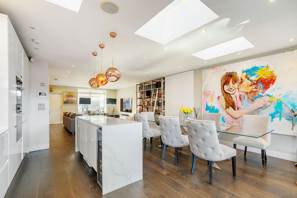 Property photo 1 of 17