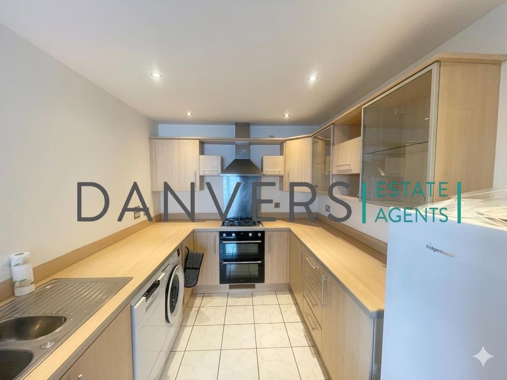 Property photo 1 of 6 Kitchen.Jpg