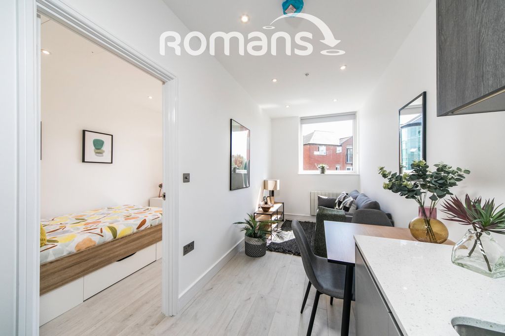 Property photo 3 of 10 33600147-510F-Ed11-B