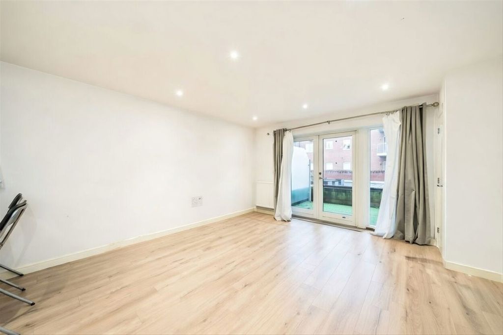 Property photo 2 of 4