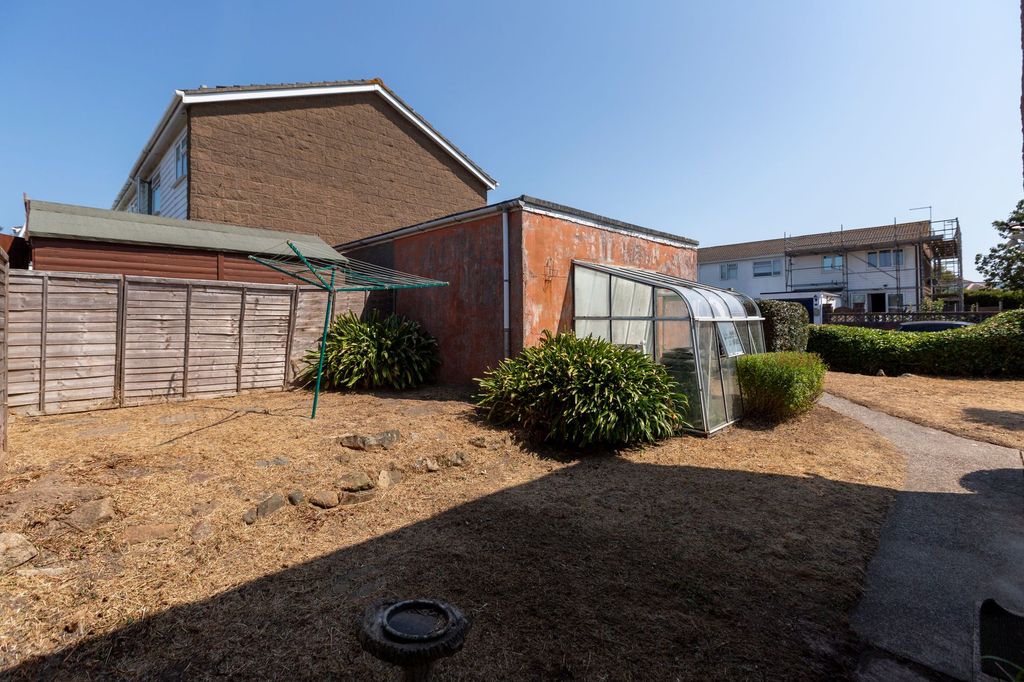 Property photo 2 of 18