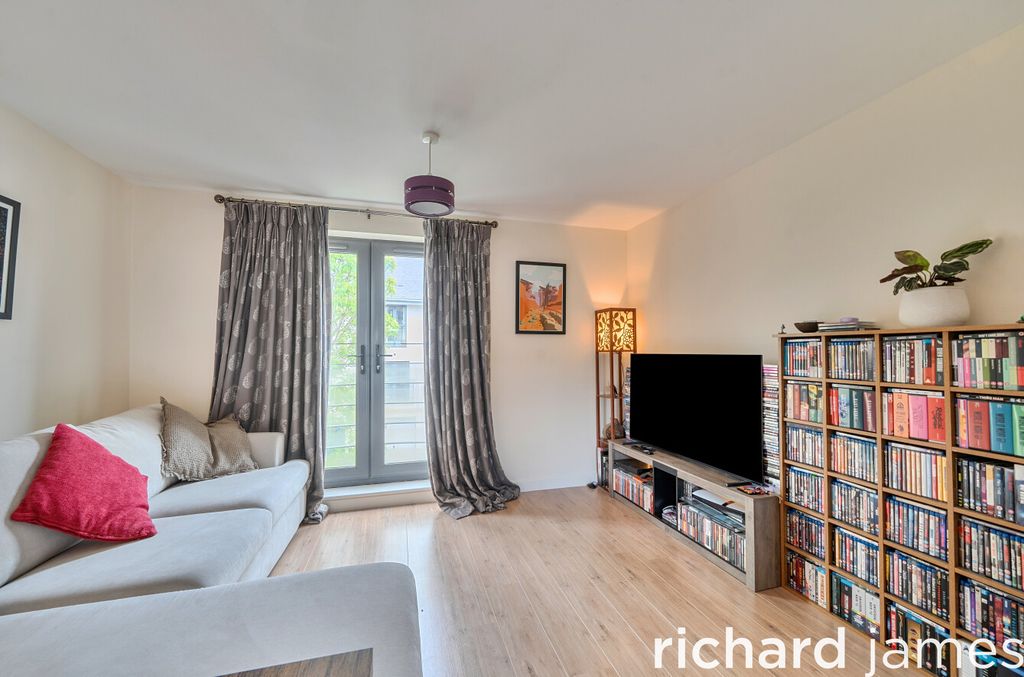 Property photo 3 of 12 3A04c351Ea334664Ad6Eb154Bf8F16B8