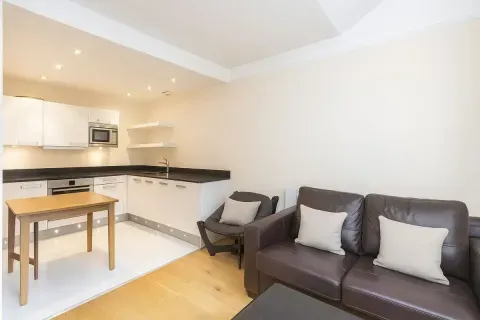 Property photo 1 of 5