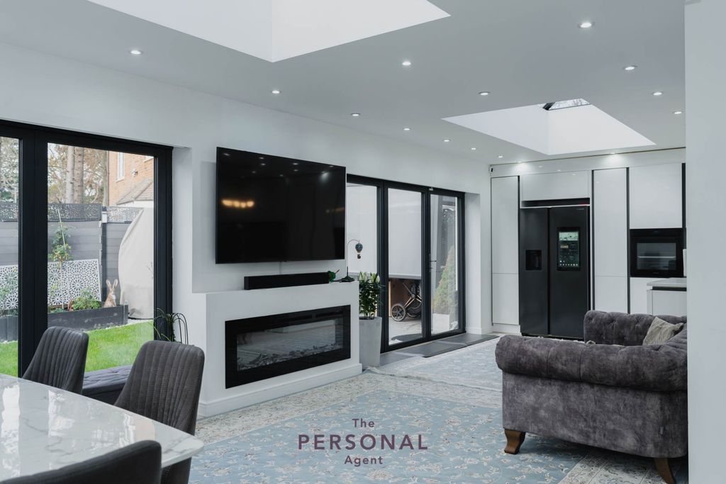 Property photo 3 of 22