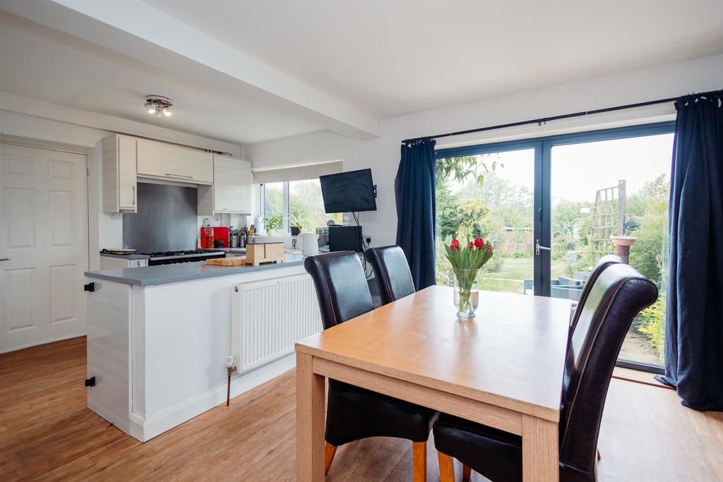 Property photo 3 of 27 Broad Road-18.Jpg