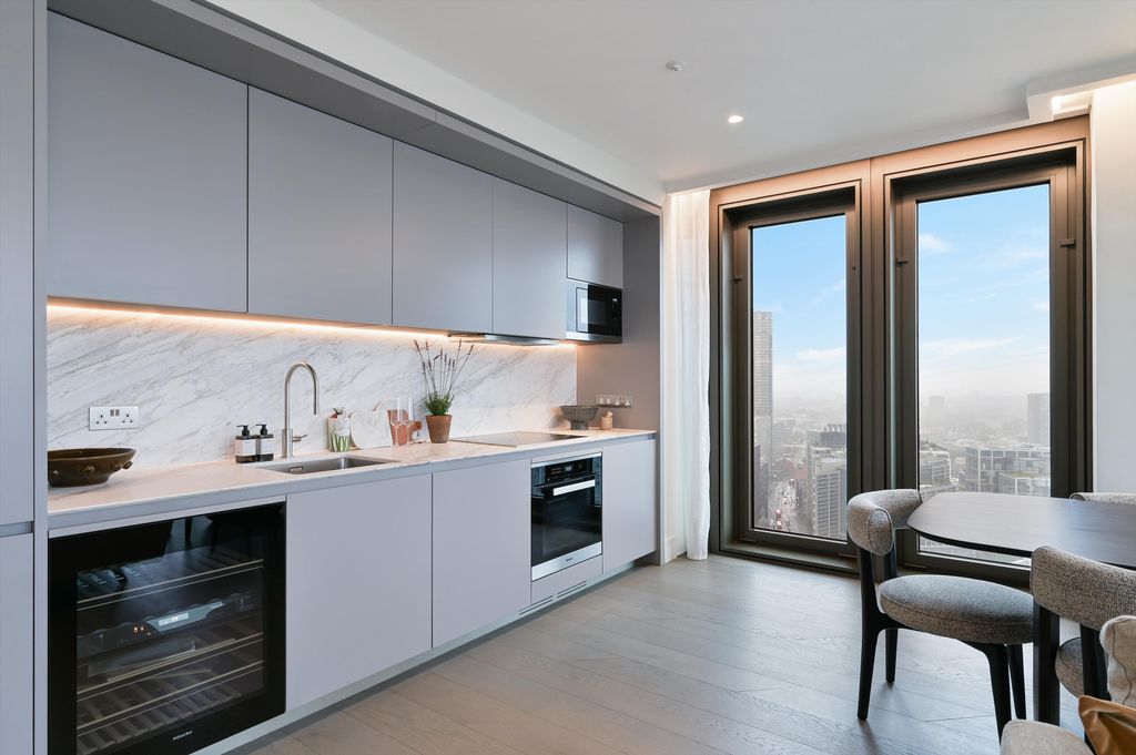 Property photo 3 of 19 Image