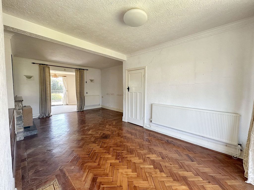 Property photo 3 of 35
