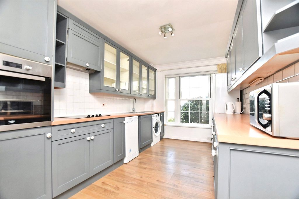 Property photo 2 of 21 Kitchen