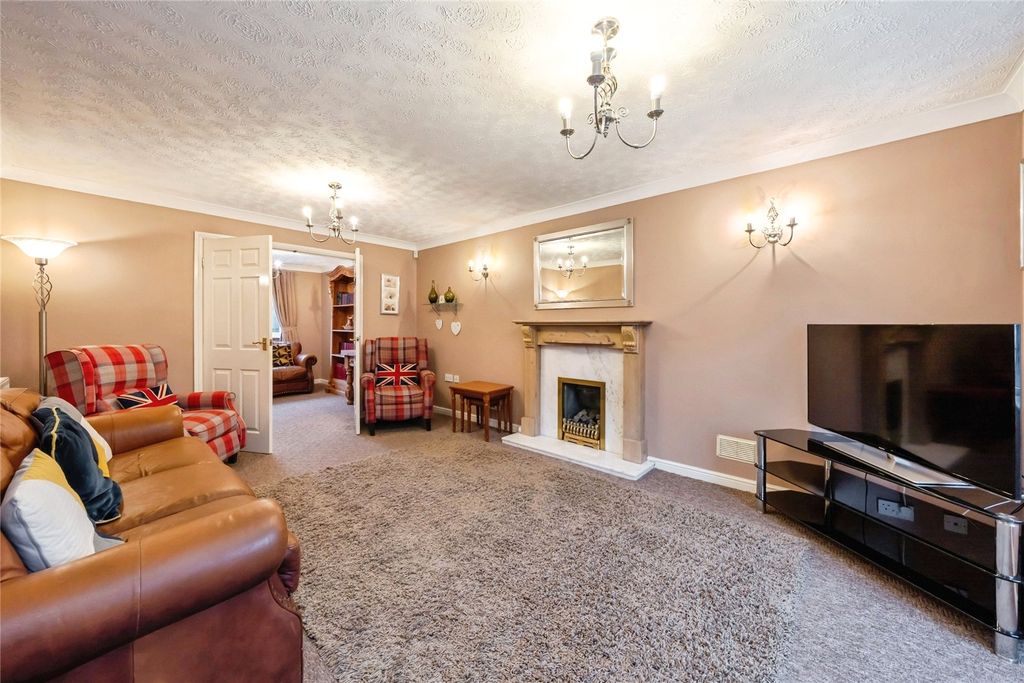 Property photo 3 of 20 Living Room