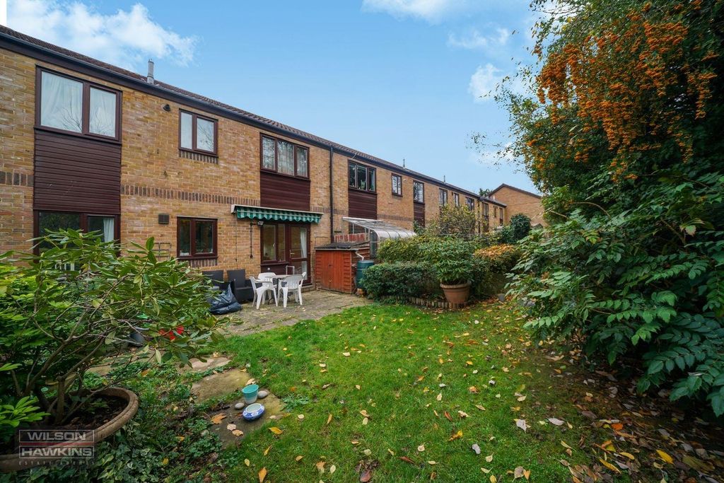 Property photo 3 of 15 23 Farmborough Close - 6Highyseepx1H8Uelyrz.Jpg