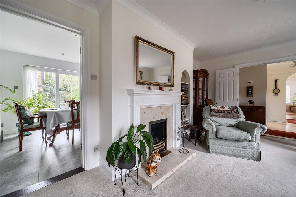 Additional image 12 of 4 bed detached house for saleShrublands Drive, Lightwater GU18