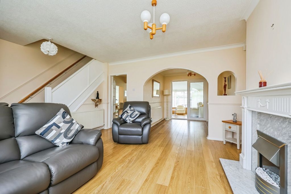 Property photo 3 of 19 Photo