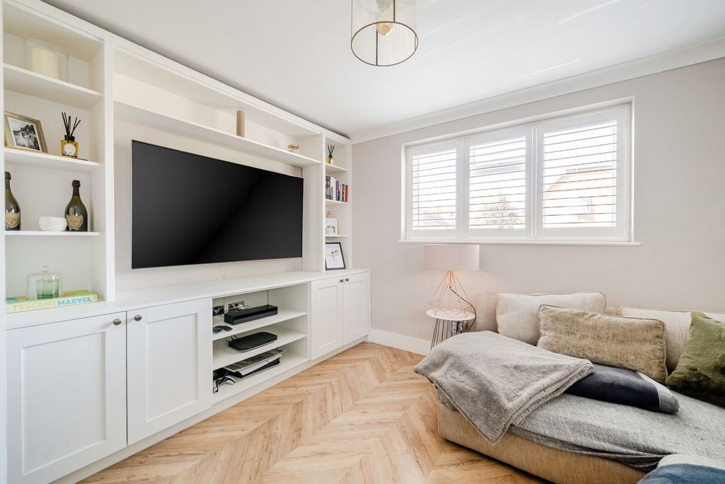 Property photo 2 of 16 Snug