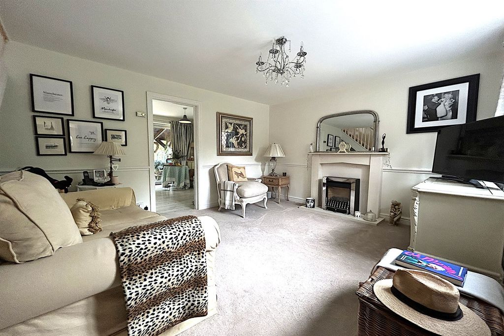 Property photo 2 of 19 Living Room