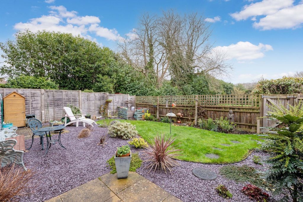 Property photo 2 of 20