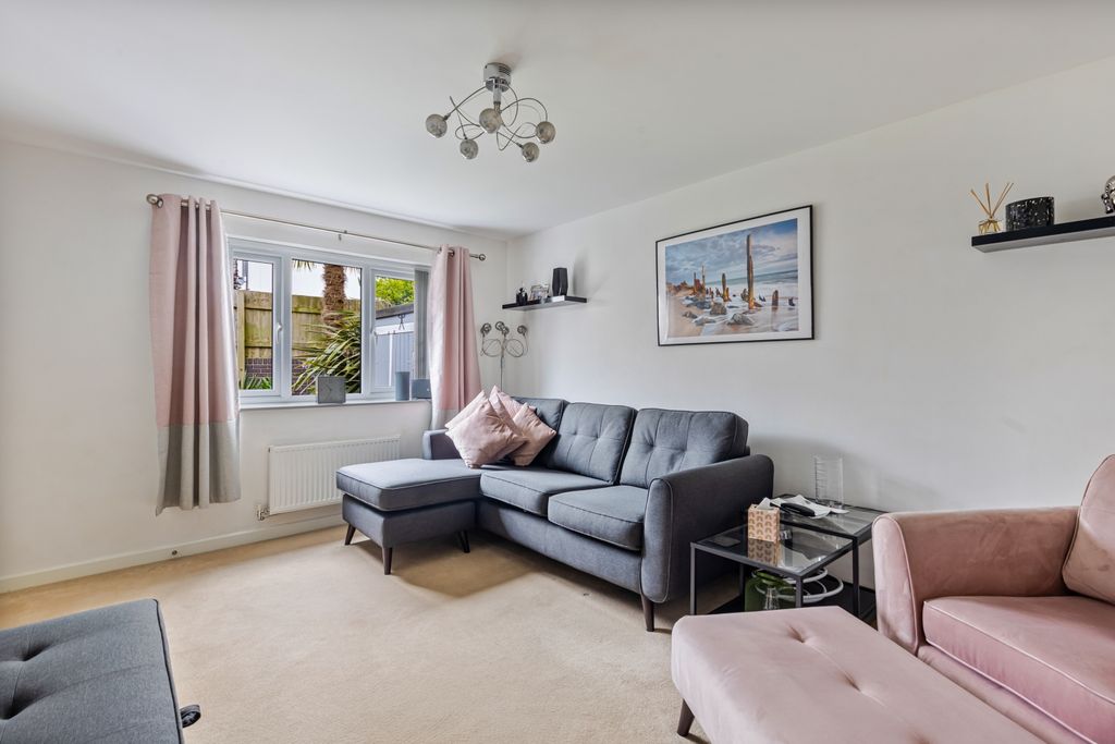 Property photo 2 of 16 A06 - 2 Hollyhock Way, Paignton - 250730