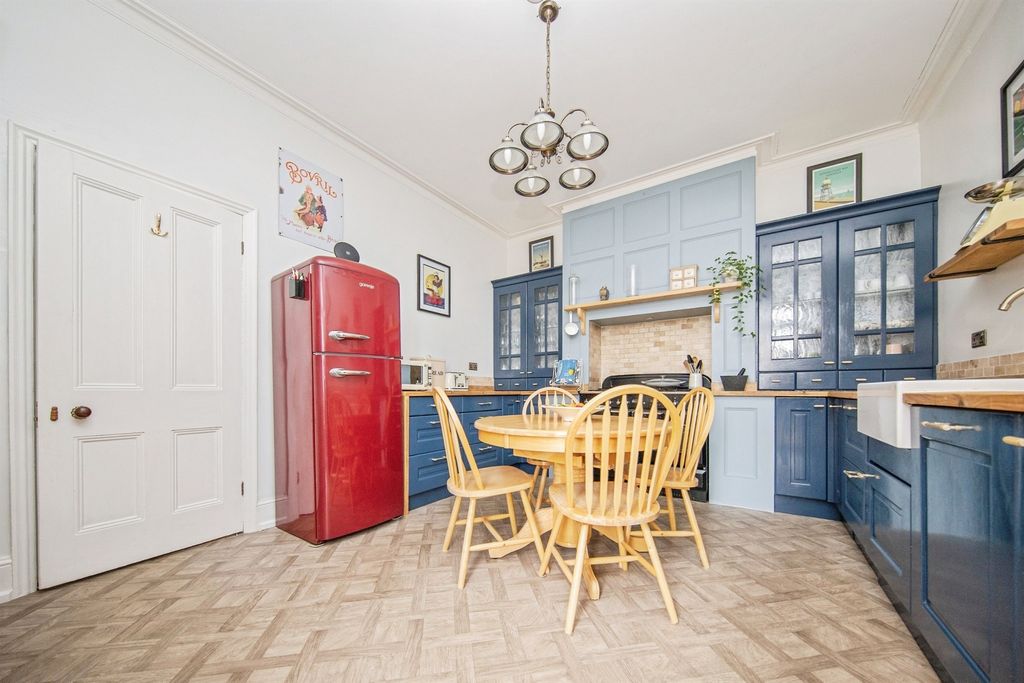 Additional image 29 of 6 bed semi-detached house for saleFronks Road, Harwich CO12