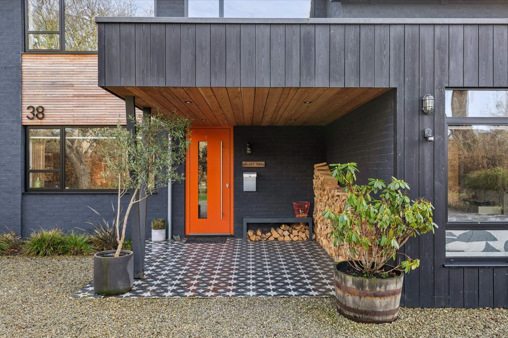 Property photo 2 of 30 Image