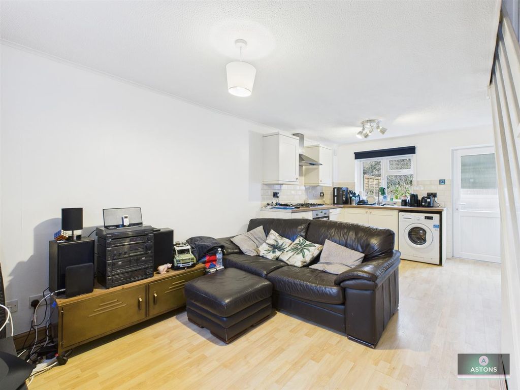 Property photo 2 of 12 Cam04622G0-Pr0156-Still001.Jpg