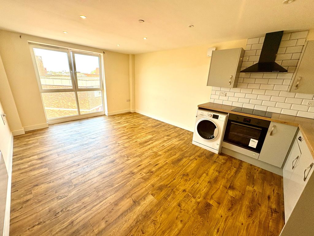Property photo 2 of 6